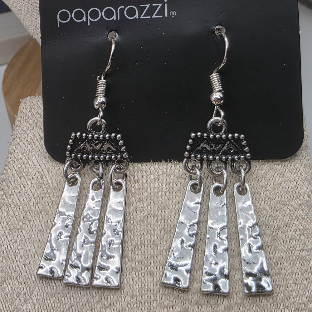 Paparazzi Textured Silver Dangle Earrings (779)